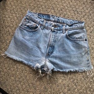 Vintage Levi’s 550 denim cutoff